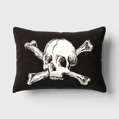 Oversize Skull And Crossbones Woven Cotton Lumbar Halloween Throw Pillow Black - Threshold™ 6 Oversize Skull And Crossbones Woven Cotton Lumbar Halloween Throw Pillow Black - Threshold™ - Image 4