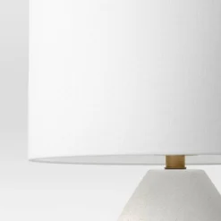 Modern Table Lamp Black/White - Threshold™ -Decor House GUEST 3fc9e165 4d0a 49b4 a16e 9eb273e436dc 1