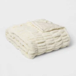 60" X 86" Faux Fur Oversized Bed Throw - Threshold Signature™ 8 60" X 86" Faux Fur Oversized Bed Throw - Threshold Signature™ -Decor House GUEST f8285427 54eb 4e0b aa6e c8ab07156195