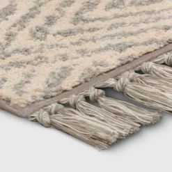Diamond With Fringe Rug Gray - Threshold™ -Decor House GUEST fd7e5d33 dc39 4508 8e6c 1c8a6d51398a